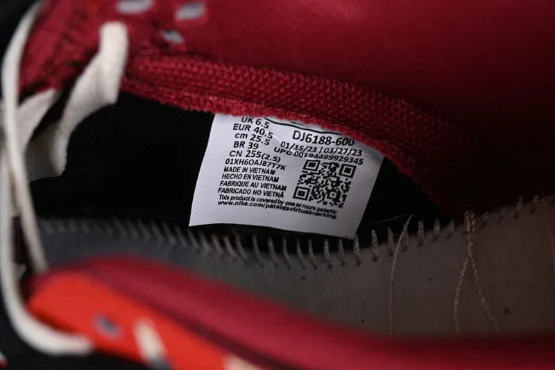 All categories Nk SB Dunk series Nk SB Dunk Low Low-top sneakers Nk Dunk Low WUYA Violent aesthetics Cool graffiti Retro distressed Deconstruction SB strap low-top casual sneakers DJ6188-600